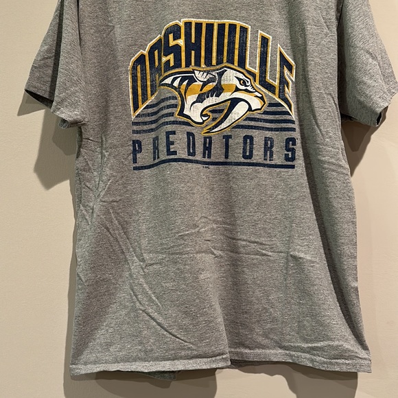 Nashville Predators Preds NHL T-Shirt - Picture 3 of 8